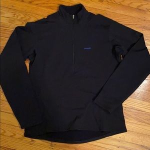 Patagonia fleece pull over black L - back zipper